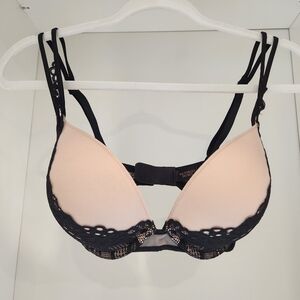 Victoria's Secret Very Sexy Nude & Black Lace Push-Up Bra